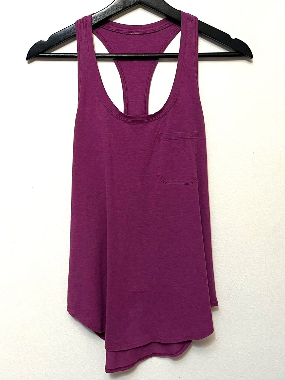 Lululemon • 6 • Racerback Pocket T-Shirt Tank Top Magenta